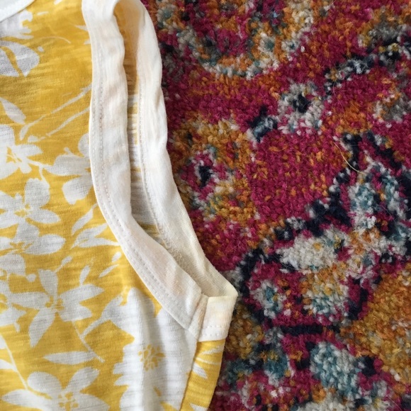 Bright Yellow and White Sleeveless shirt - Picture 5 of 5